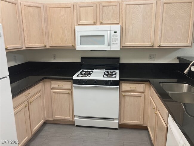 Photo - 2001 Quartz Cliff St Unit 103