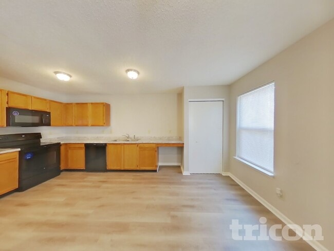 Photo - 121 Winterwood Dr