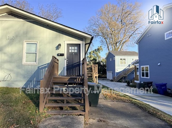 Building Photo - 1210 Gearwood Ave Unit A