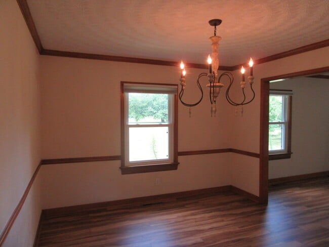 Photo - Beautiful Home with a Country Setting
