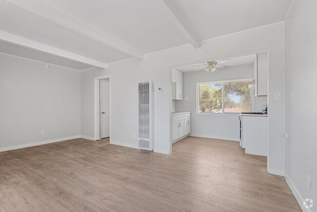 Building Photo - 203 W 3rd Ave Rental