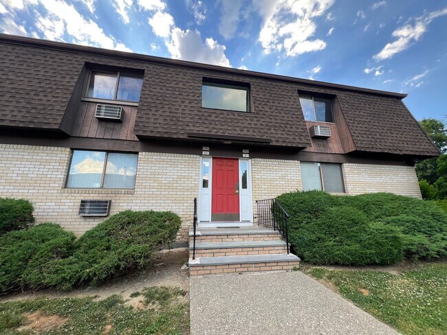 Building Photo - 912 Cherry Hill Dr Unit 912