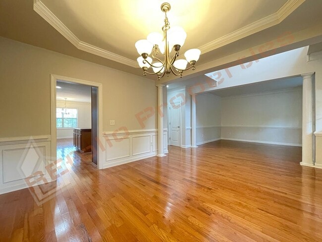 Photo - Lovely 5 Bedroom 4 Bathroom Single Family ...