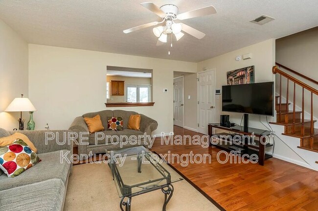 Photo - 804 Wabarto Way