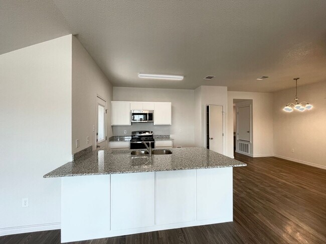 Photo - 1814 Clovis Dr Unit 1814 B Clovis