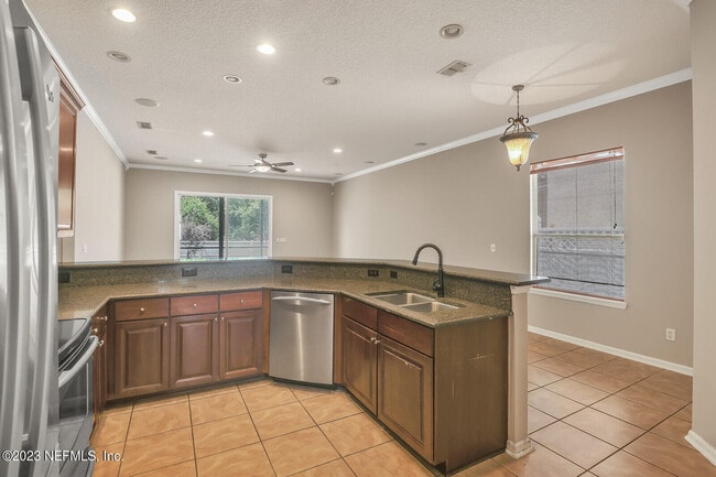 Photo - 860 Briarcreek Rd