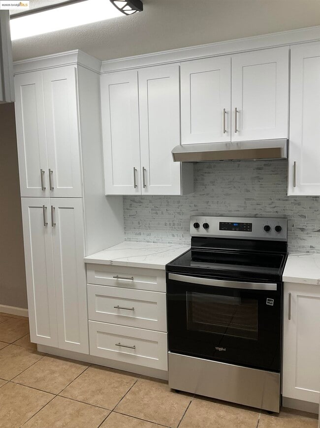 Photo - 108 E Trident Dr