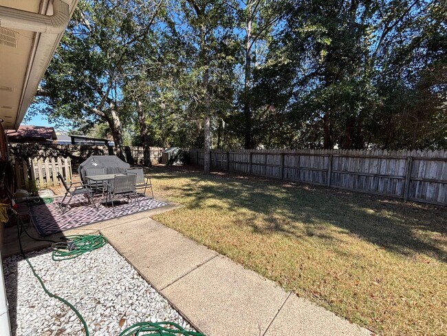 Photo - FOR RENT