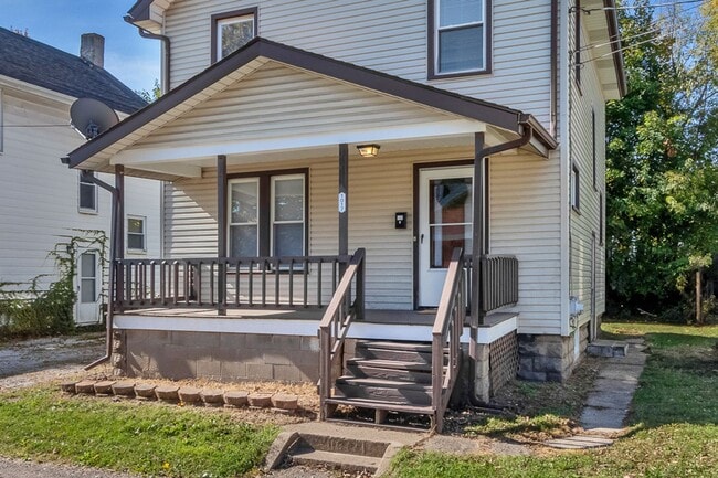 Photo - 1017 Mosley Ct SW