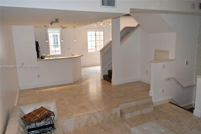 Photo - 2961 NE 185th St