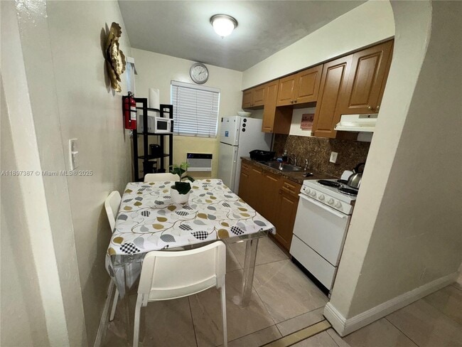 Photo - 2305 Monroe St Unidad 4