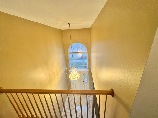 1339 Palisades Dr