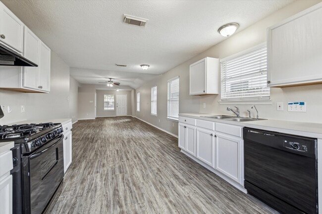 Photo - 1435 Glasholm Dr