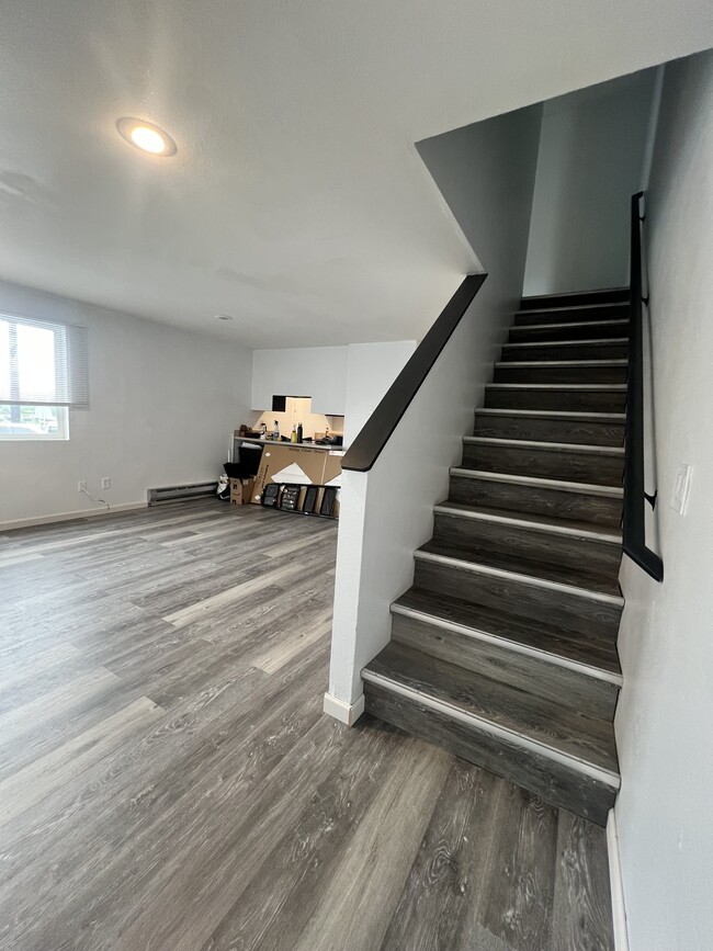 Building Photo - 1314 Chestnut St Unit D