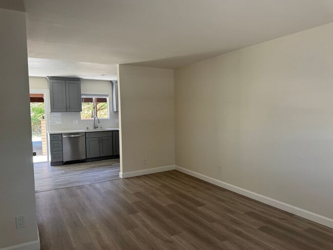 Building Photo - MOVE IN SPECIAL FIRST MONTH 1/2 OFF 2BD/1.5BA Two-Story Condo – Bullhead City | $1,150/Month Unit 2