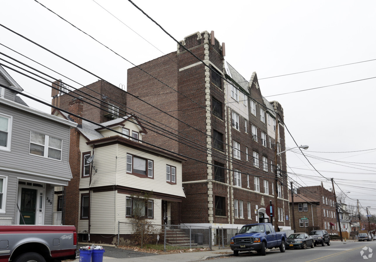 Sandford Avenue Apartment - 375-379 Sanford Ave Apartments