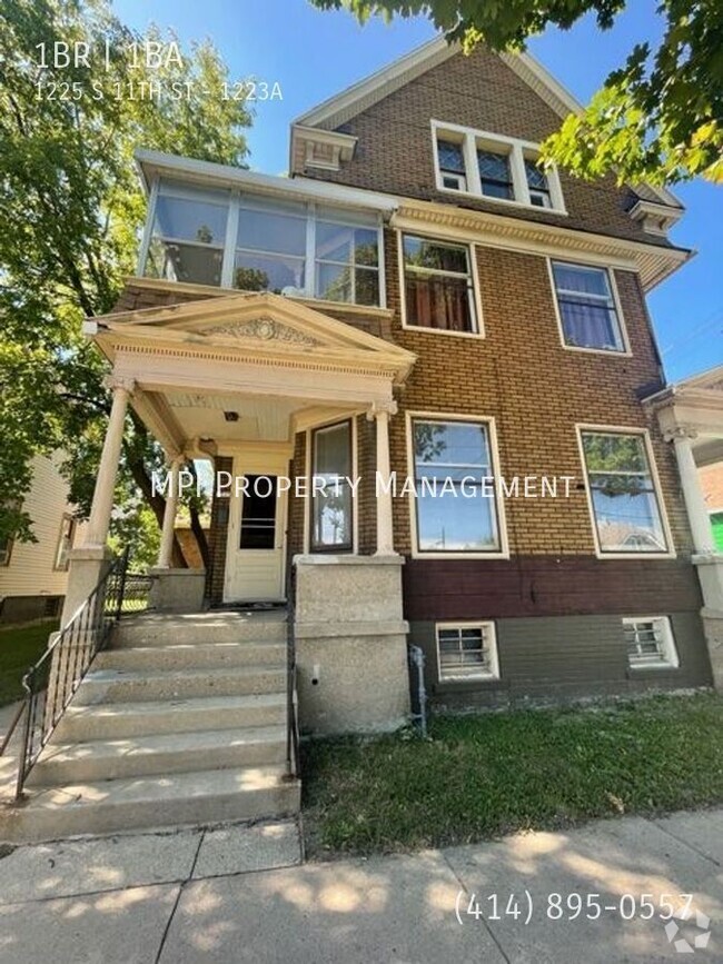 Building Photo - 1225 S 11th St Unit 1223A Rental