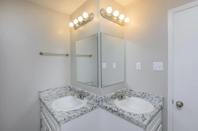 Photo - 4690 Log Cabin Dr Unit 510-02