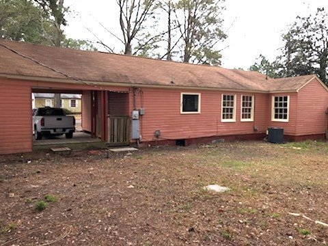 Photo - 3 Bedroom/1 bath home on corner lot with a large fenced back yard