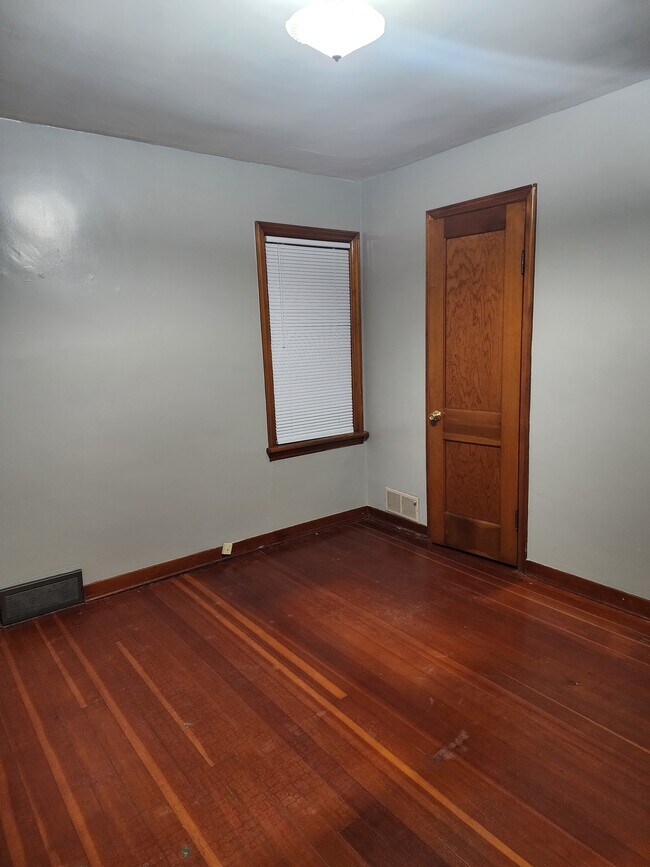 Photo - 333 Cleveland Ave E