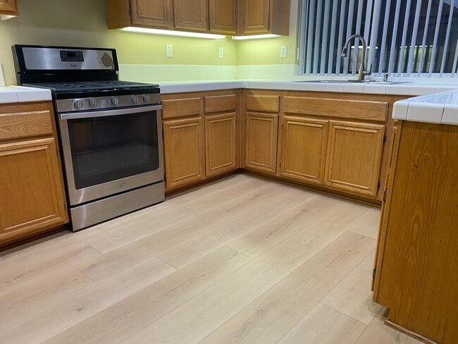 Photo - 32552 Sunnyvail Cir