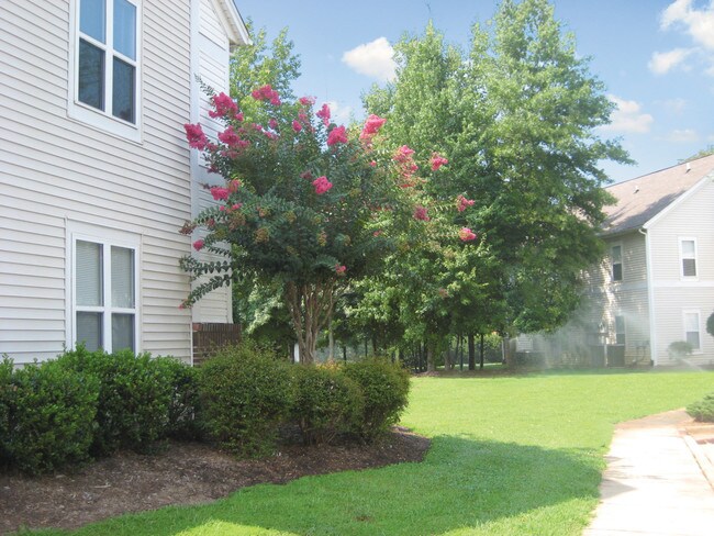 Photo - Avery Lake Apartments