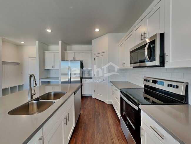 Photo - 8815 N 171st Dr