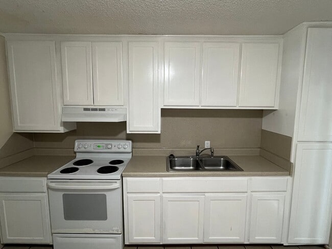 Photo - 101-103 Love Street Unit 103 Love St