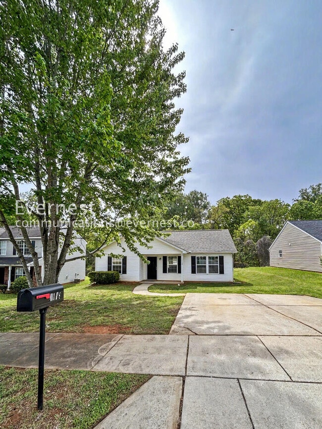 Photo - 1439 Clooney Ln