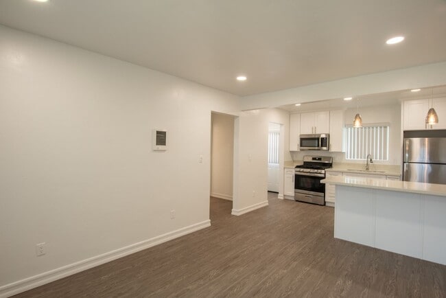 Photo - 462 Davidson St Unit B