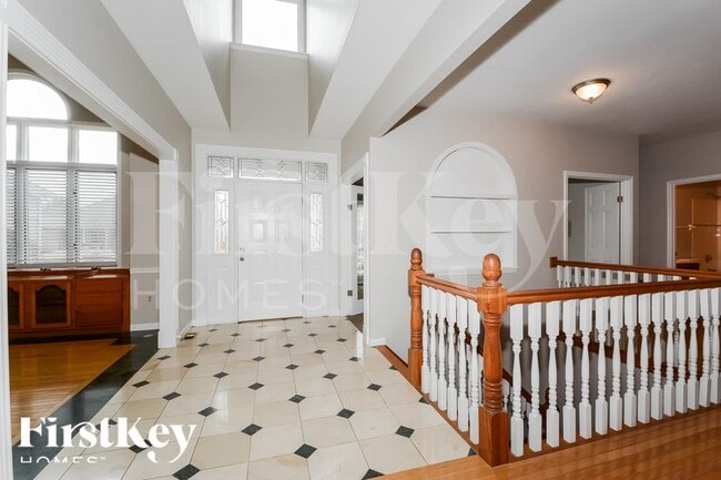 Photo - 700 Meadow Cliff Dr