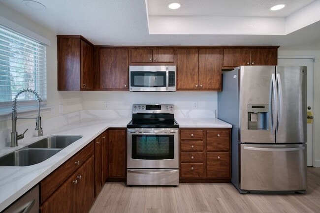 Photo - 6726 Calvine Rd