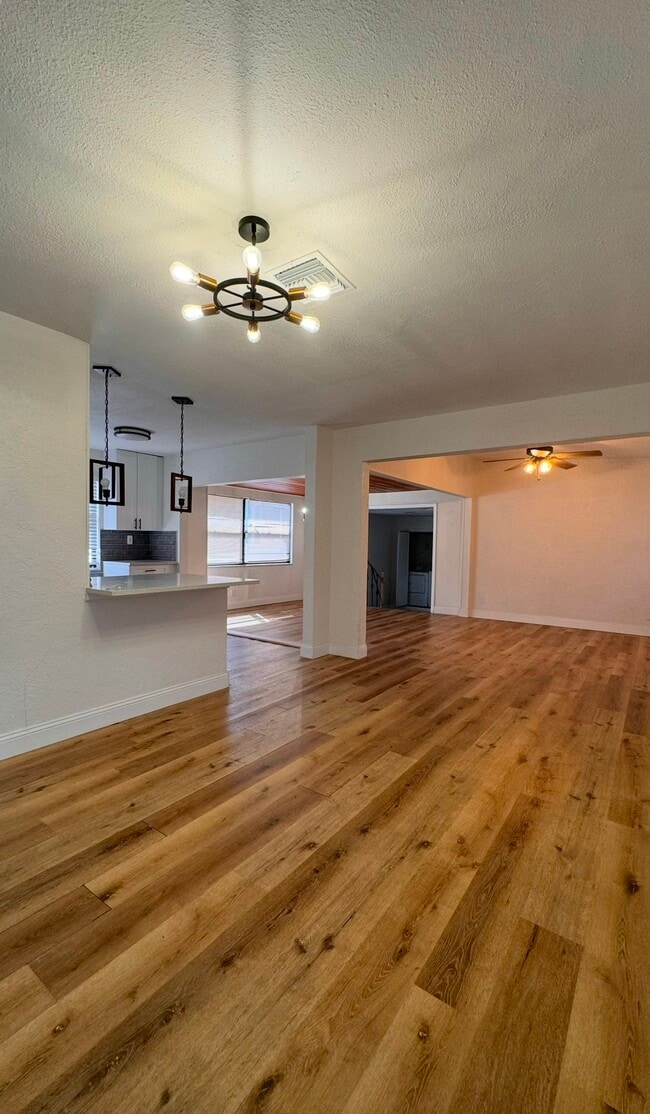 Photo - 4594 10th Ave N