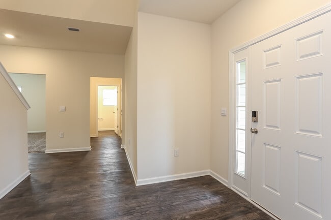 Photo - 145 Ashwood Cir