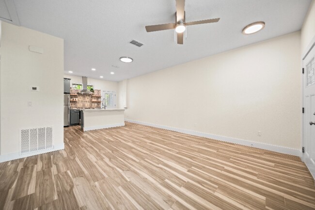 Photo - 208 N Cherry St Unit A