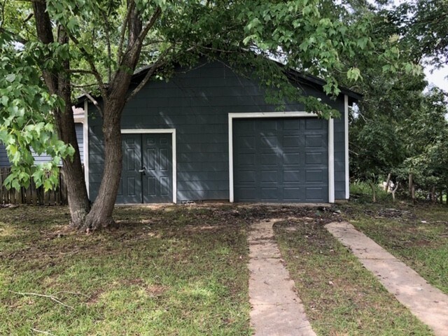 Photo - Renovated 2 Bedroom 2 Bath Home for Rent with Detached Garage!