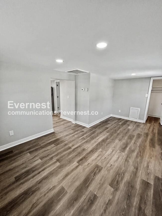 Photo - 1006 Turner Rd