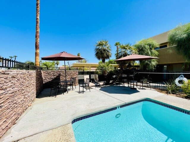 Photo - Palm Desert Oasis