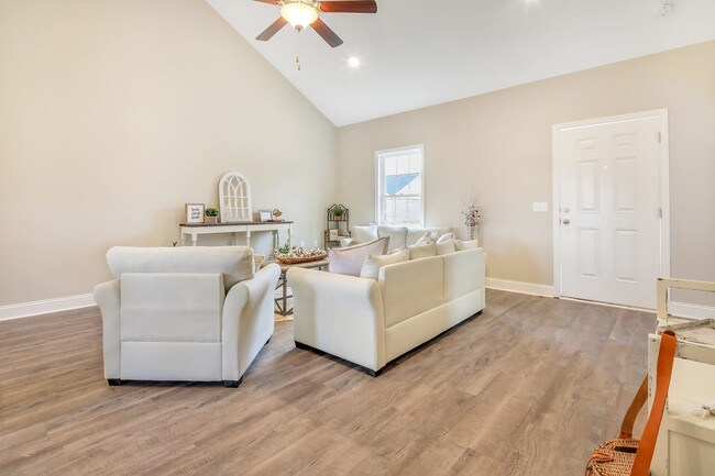 Photo - 100 Way Bill Cir