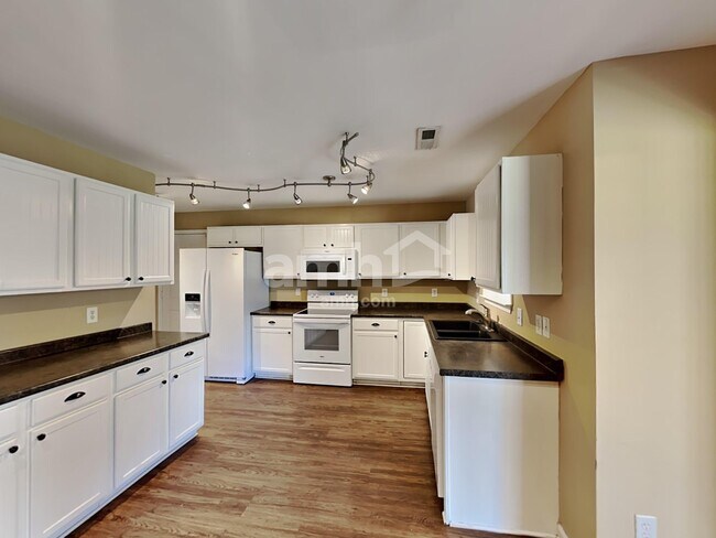 Photo - 1804 Lowell Ct