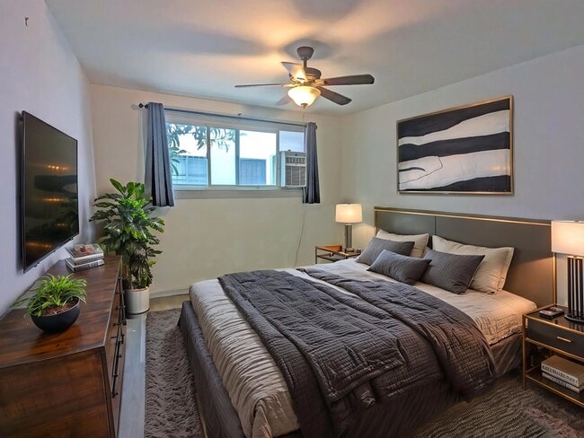 Photo - 6127 Romaine St Unit 2