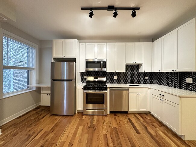 Photo - 643 W Wrightwood Ave Unit 703
