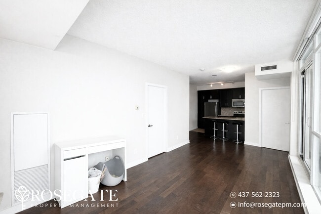 Photo - Spacious 2-Bedroom Corner Condo with Parking, Locker & Utilities Included in Mississauga Unit 4309