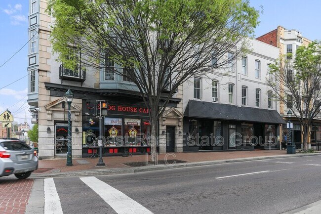 Photo - 55-57-57 S Potomac St Unidad #207 Rental