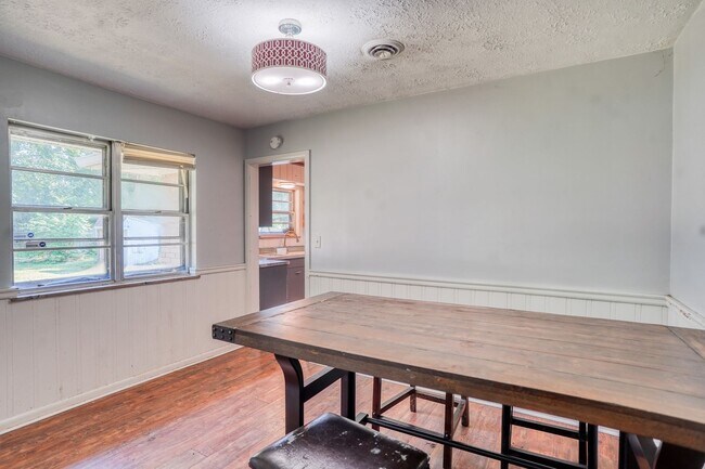 Photo - 2920 Highwoods Dr E Unit 1