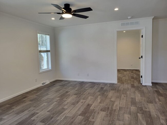 1143 Bayside Rd