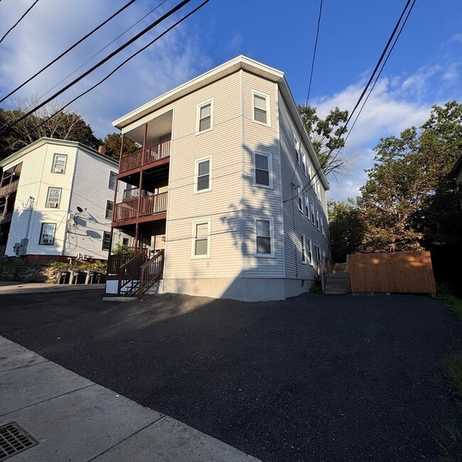 77 Oak St Unit 3