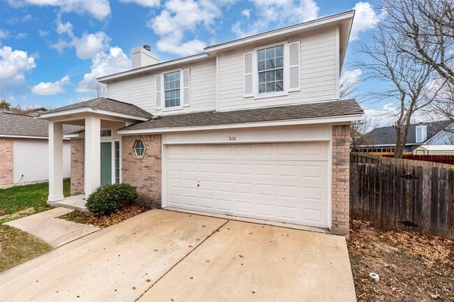 Photo - 210 Summerside Ave