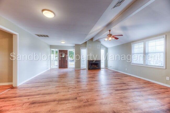 Photo - FOR LEASE | Tulsa | $1500 Rent | 3 Bed, 2 Bath Home