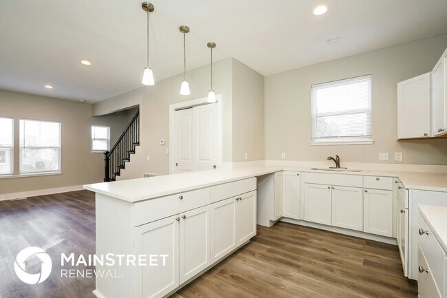 Photo - 2457 Sheldon St